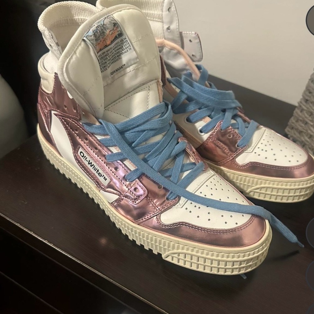 Off-White Metallic Pink and White High-Top Sneakers with Blue Laces